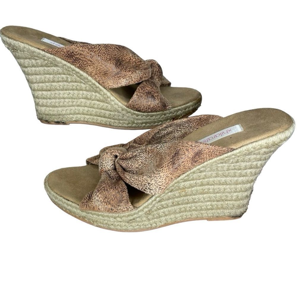 Xhiliration Animal Print Wedge Sandals Tan Cream Size 8.5